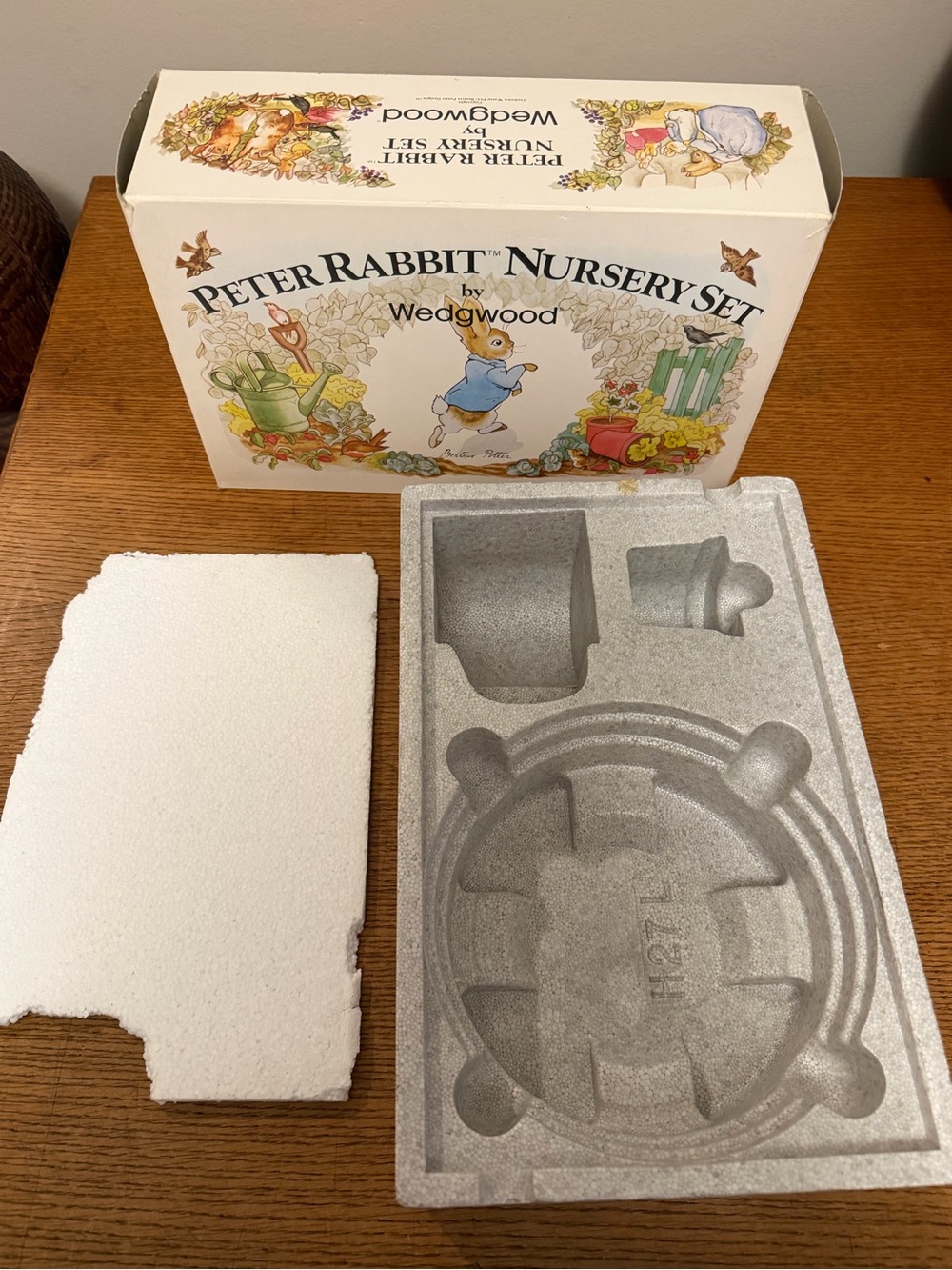 Vintage Peter Rabbit Wedgwood Set - Picture 8 of 8
